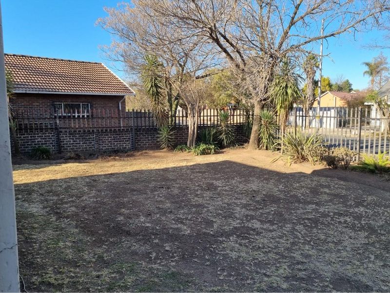 "Your Dream Home Awaits in Sharon Park!" - Photo 9