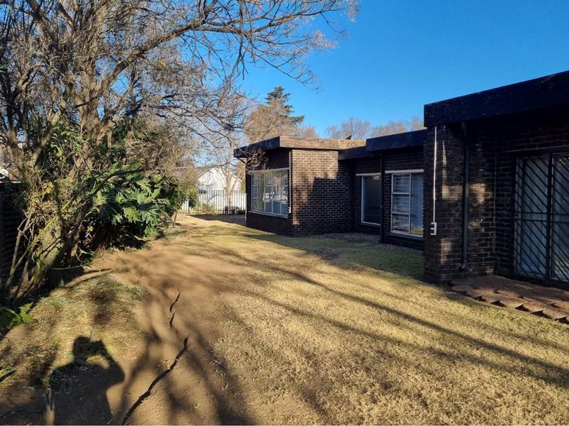 "Your Dream Home Awaits in Sharon Park!" - Photo 8