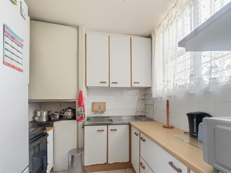 "Charming 3-Bedroom Apartment in Morningside" - Photo 7