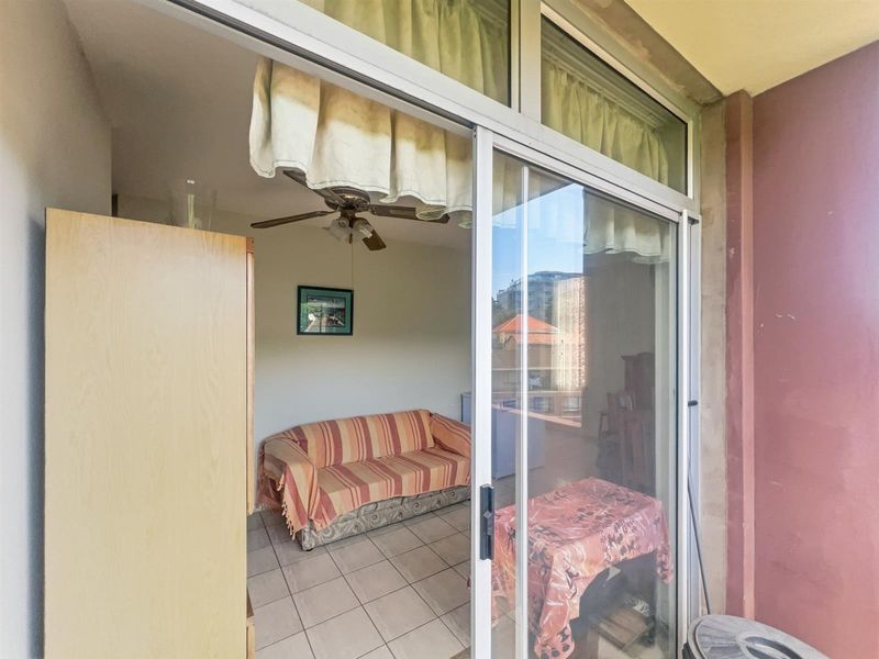 "Charming 3-Bedroom Apartment in Morningside" - Photo 4