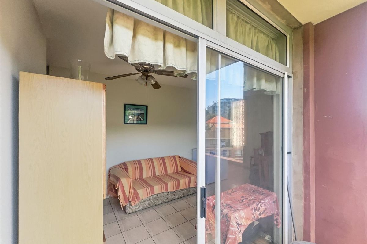 "Charming 3-Bedroom Apartment in Morningside" - Photo 4