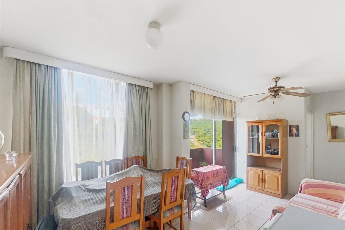 "Charming 3-Bedroom Apartment in Morningside" - Photo 3