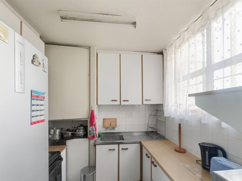 "Charming 3-Bedroom Apartment in Morningside" - Photo 6