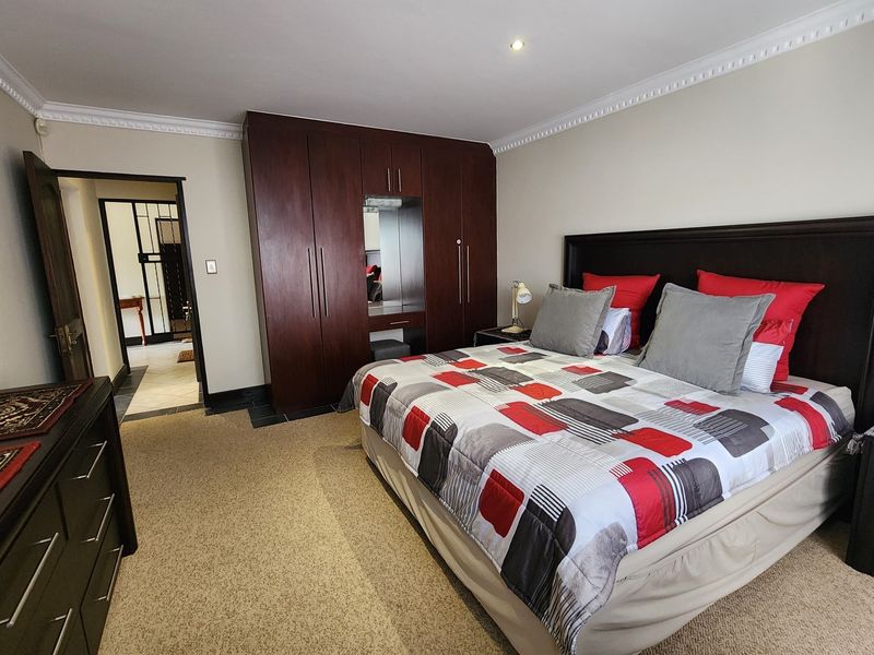 Modern Coastal Elegance - Just Steps from the Ocean - Photo 7