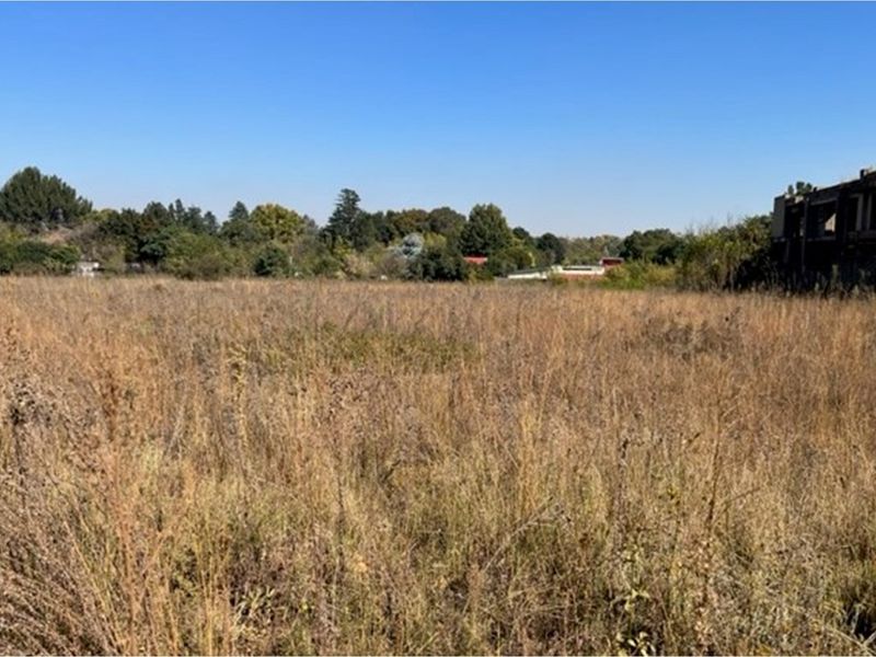 Large vacant stand measuring 4047m2 - Photo 2