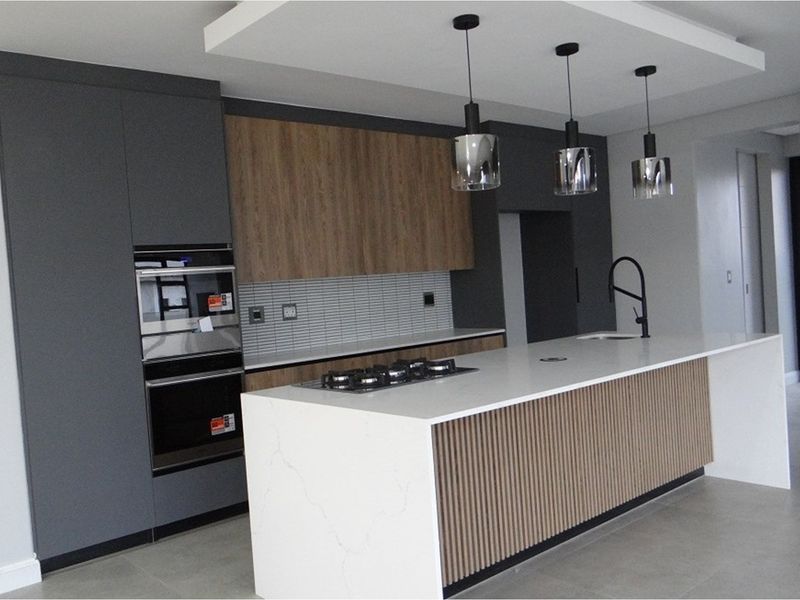 5 Bedroom House in Midstream Heights - Photo 8
