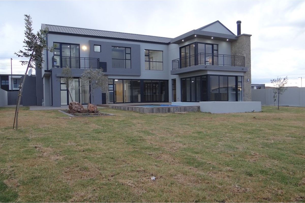 5 Bedroom House in Midstream Heights - Photo 5