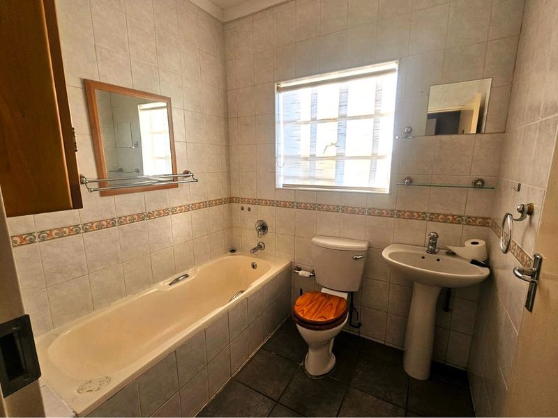 Exclusive 3-Bedroom Home in Acacia Views,  Comfort,  Security and Location in One! - Photo 9