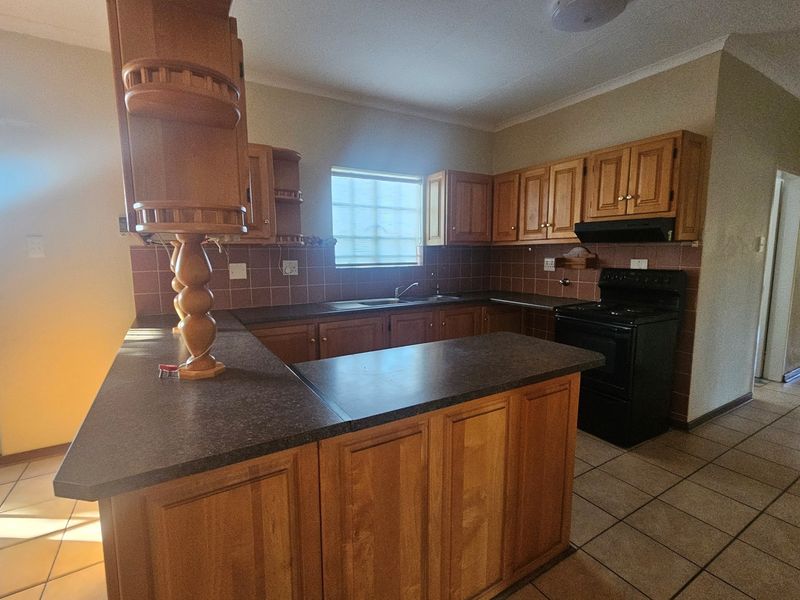 Exclusive 3-Bedroom Home in Acacia Views,  Comfort,  Security and Location in One! - Photo 6