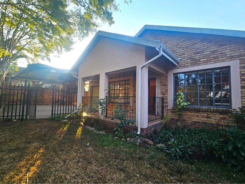 Exclusive 3-Bedroom Home in Acacia Views,  Comfort,  Security and Location in One! - Photo 4