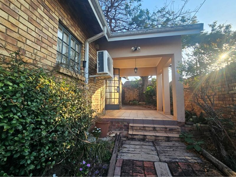 Exclusive 3-Bedroom Home in Acacia Views,  Comfort,  Security and Location in One! - Photo 2