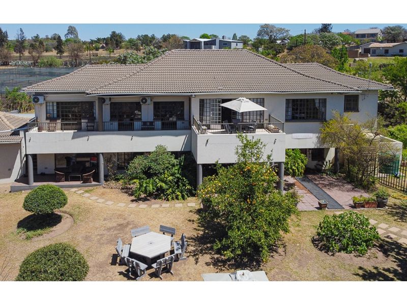 Farm-Style Freedom Meets Elegant Living in Farmall, Randburg - Photo 2