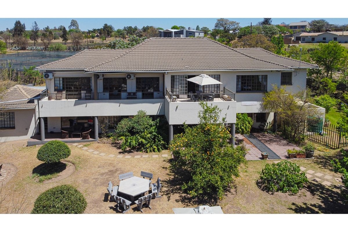 Farm-Style Freedom Meets Elegant Living in Farmall, Randburg - Photo 2