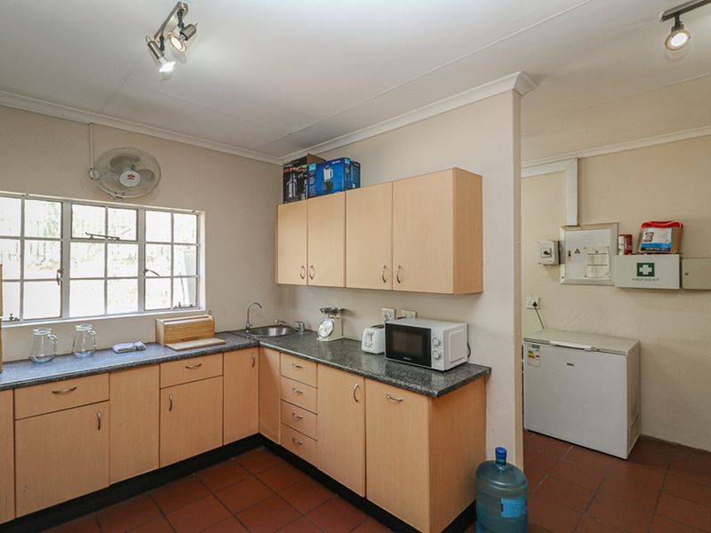 Farm-Style Freedom Meets Elegant Living in Farmall, Randburg - Photo 9