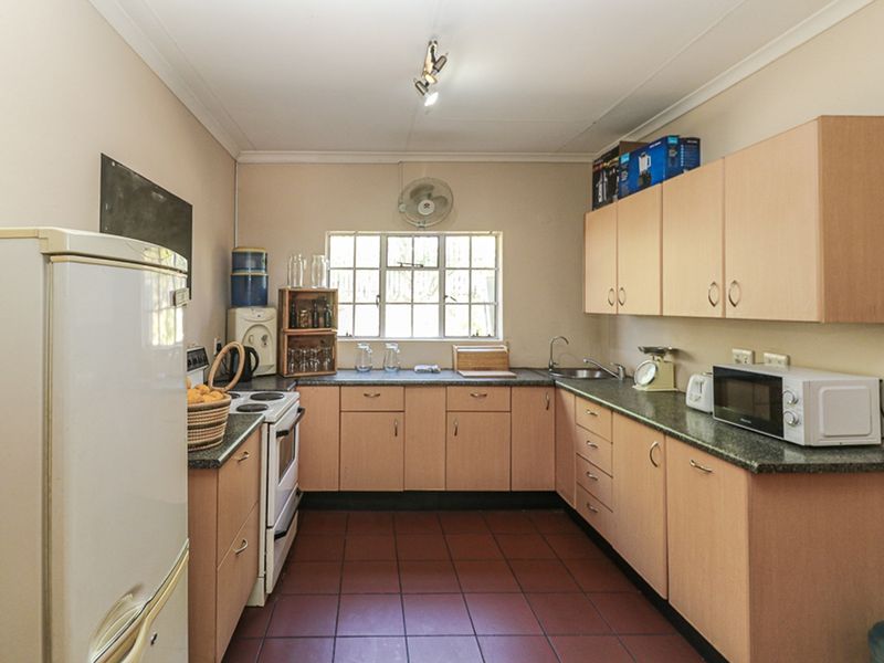Farm-Style Freedom Meets Elegant Living in Farmall, Randburg - Photo 8