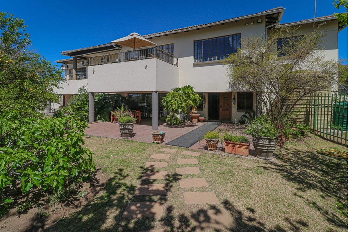 Farm-Style Freedom Meets Elegant Living in Farmall, Randburg - Photo 3