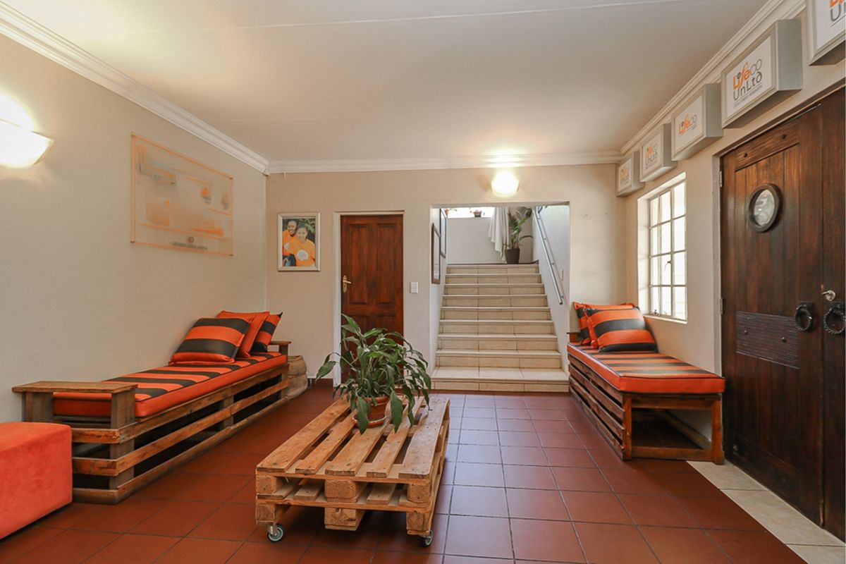 Farm-Style Freedom Meets Elegant Living in Farmall, Randburg - Photo 4