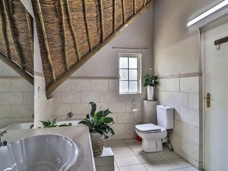 Beautiful Unique Spacious Boutique Hotel Style Home For Sale in Bedfordview - Photo 8