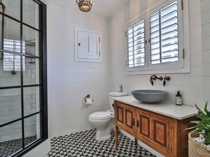 Beautiful Unique Spacious Boutique Hotel Style Home For Sale in Bedfordview - Photo 3