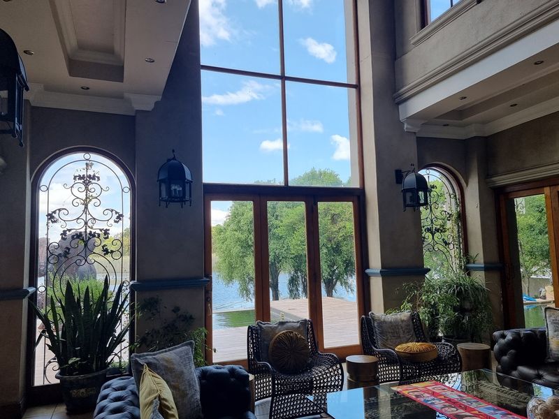 The ultimate retreat in Waterfront Estate - A luxurious haven for the extended family. - Photo 7