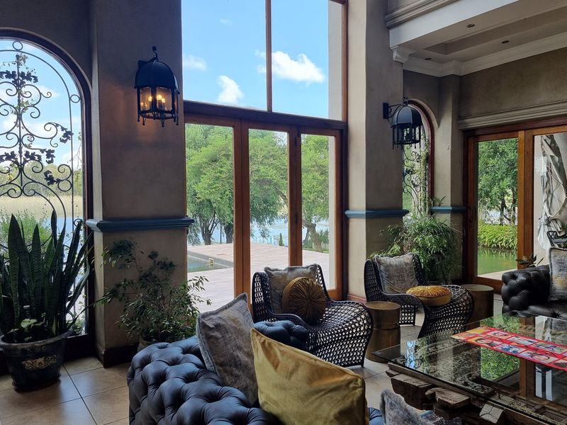 The ultimate retreat in Waterfront Estate - A luxurious haven for the extended family. - Photo 8