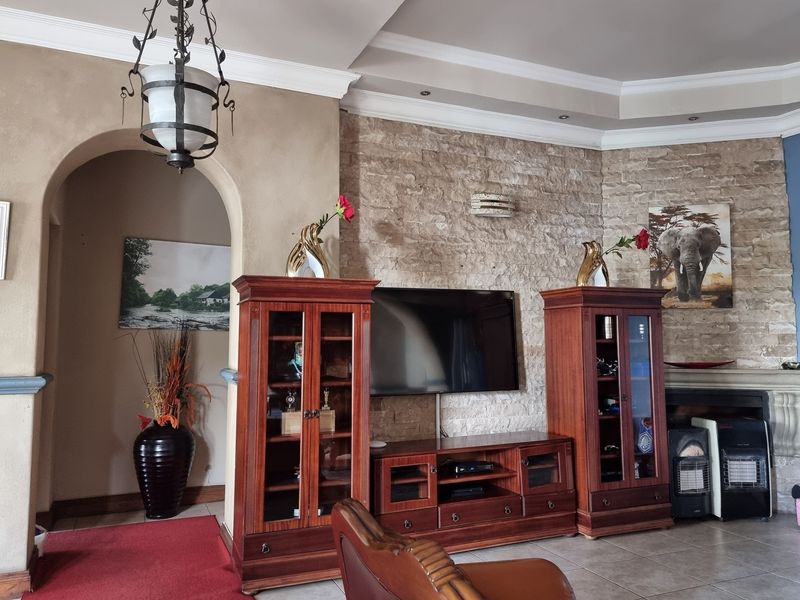 The ultimate retreat in Waterfront Estate - A luxurious haven for the extended family. - Photo 6