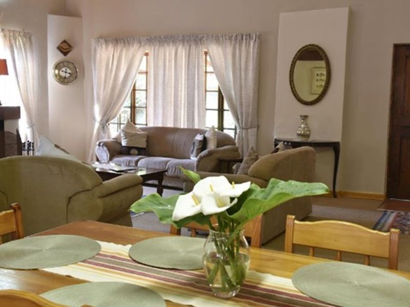 Self catering Guesthouse situated in the heart of Dullstroom - Photo 10