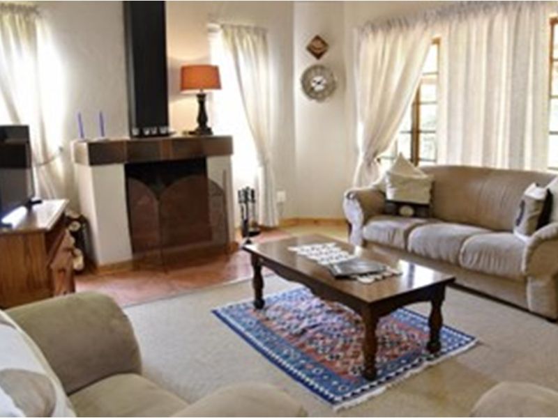 Self catering Guesthouse situated in the heart of Dullstroom - Photo 8