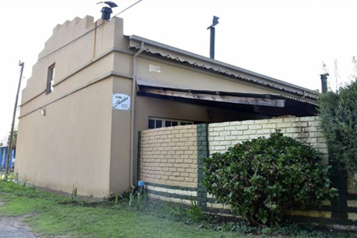 Self catering Guesthouse situated in the heart of Dullstroom - Photo 3