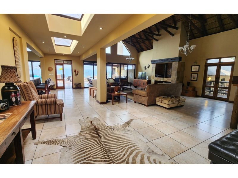 Mabula Big 5 Private Game Reserve - Lodge with 5 chalets and Panoramic Waterberg mountain views - Photo 7