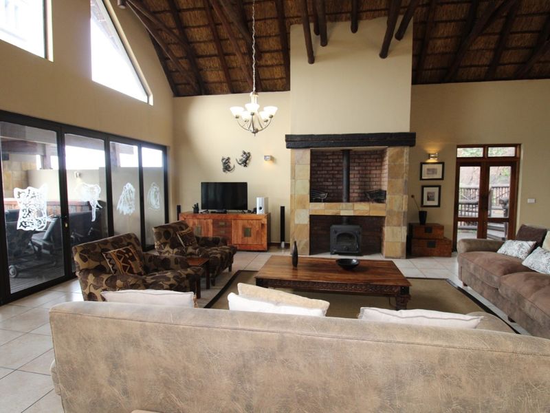 Mabula Big 5 Private Game Reserve - Lodge with 5 chalets and Panoramic Waterberg mountain views - Photo 8
