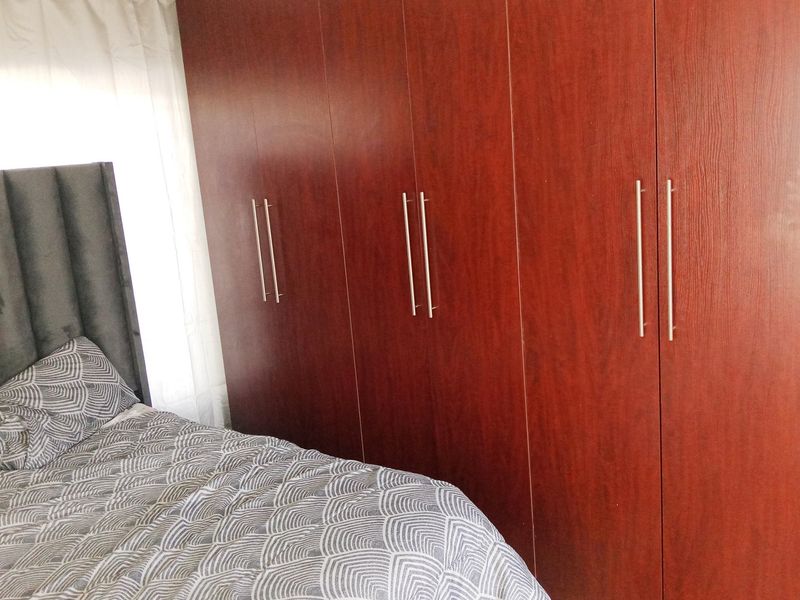 Beautiful 3 Bedroom House with 2,5 Full Set Bathrooms for Rental in Danville, Pretoria west - Photo 6