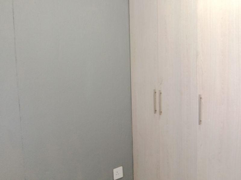 Beautiful 3 Bedroom House with 2,5 Full Set Bathrooms for Rental in Danville, Pretoria west - Photo 10