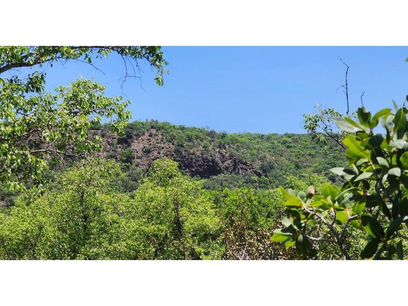 Intaba-Indle - Spectacular cliff and  mountain  views - Vacant land - Tar Roads - Photo 4