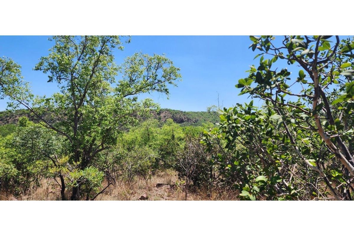 Intaba-Indle - Spectacular cliff and  mountain  views - Vacant land - Tar Roads - Photo 3