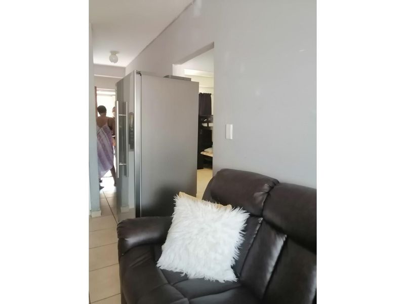 Fully tenanted 8 unit flat for sale - Photo 6