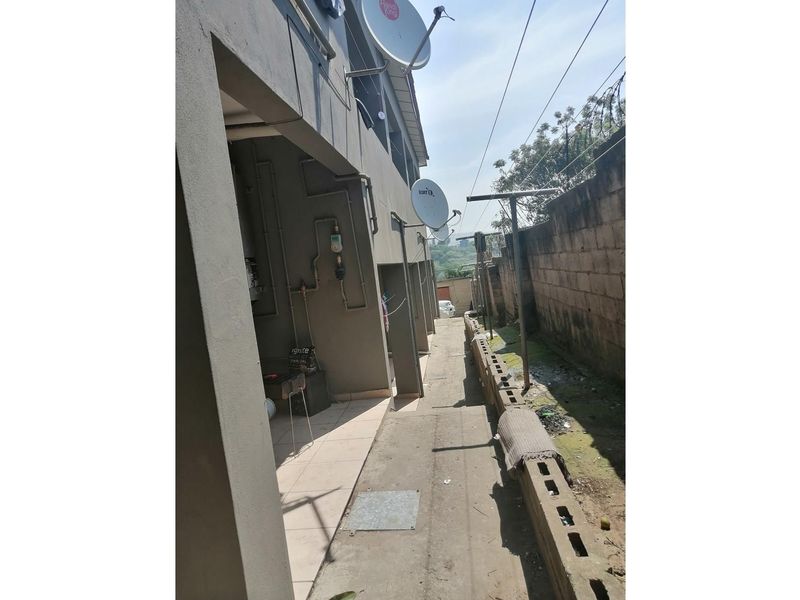 Fully tenanted 8 unit flat for sale - Photo 3