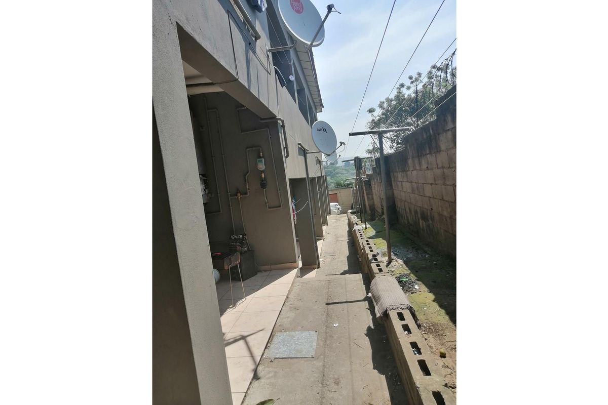 Fully tenanted 8 unit flat for sale - Photo 3