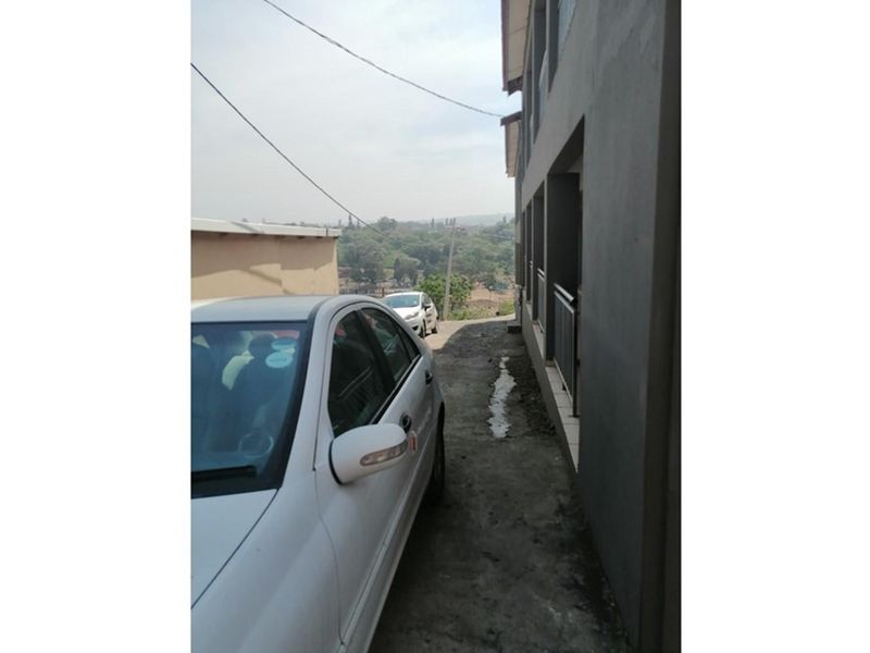 Fully tenanted 8 unit flat for sale - Photo 4