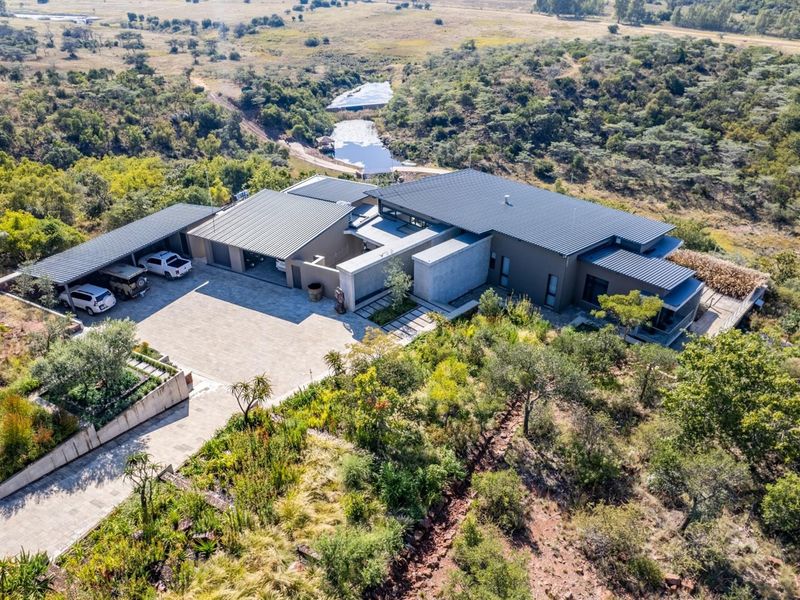 Exquisite Luxury Game Reserve Estate with Unparalleled Amenities - Lodge and luxury home. - Photo 5