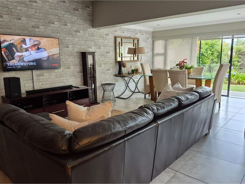 A stunning 4-bedroom house in a secure estate in Equestria! - Photo 5