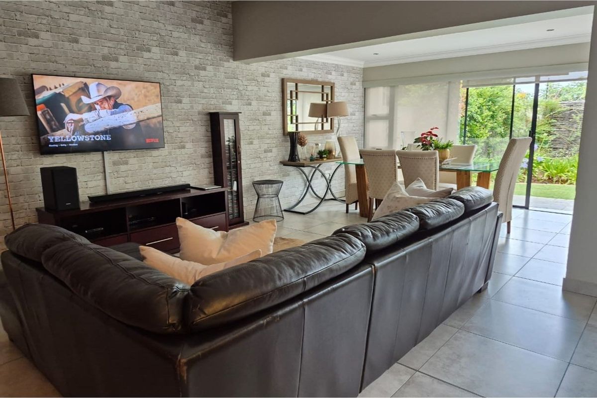 A stunning 4-bedroom house in a secure estate in Equestria! - Photo 5