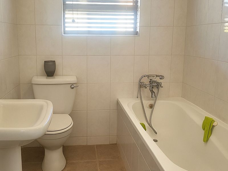 Ideal Starter Home or Investment Gem in Bedford Gardens - Photo 9