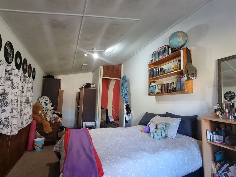 Lovely 4-Bedroom Family Home for Sale in Humansdorp - Photo 10