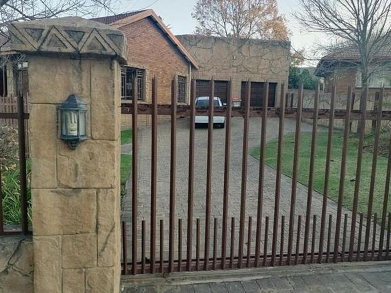 Well Looked After Spacious Family Home!!! - Photo 7