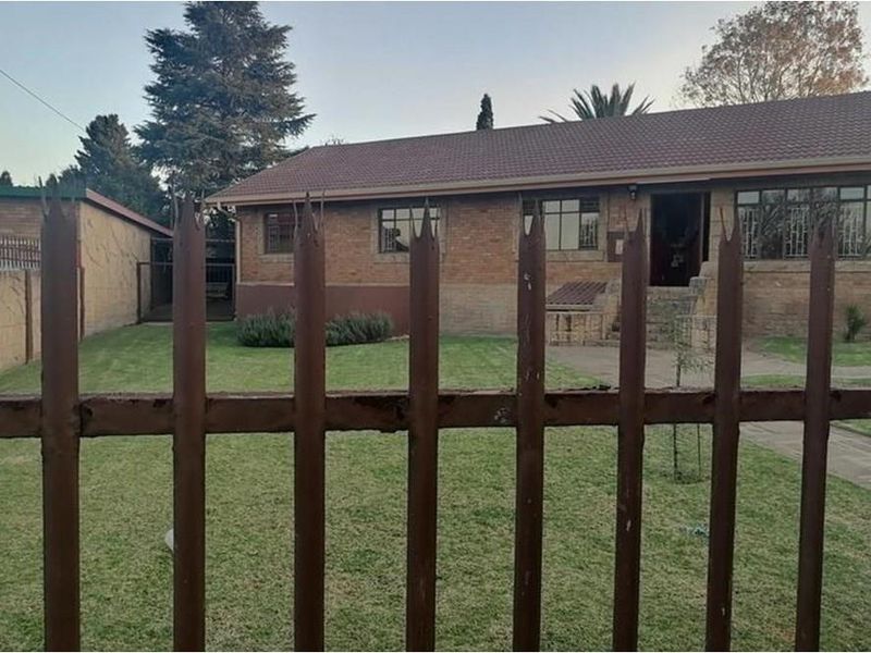 Well Looked After Spacious Family Home!!! - Photo 5