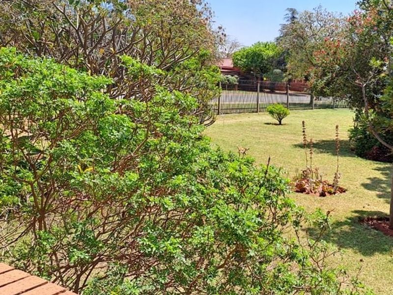 Charming 2-Bedroom Home for sale in a Retirement Village - Photo 3