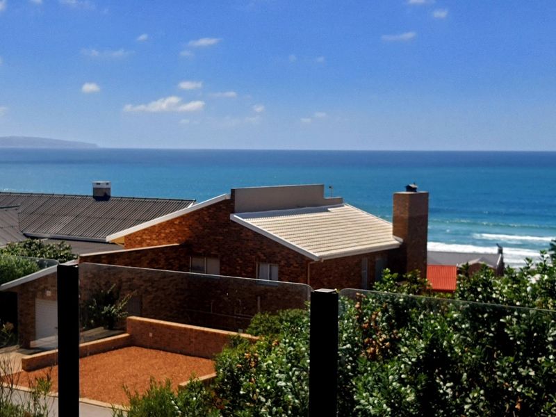 Hidden Coastal Gem Surrounded by Nature - Photo 4