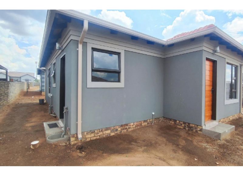Stylish Family Home in Vanderbijlpark - Photo 1