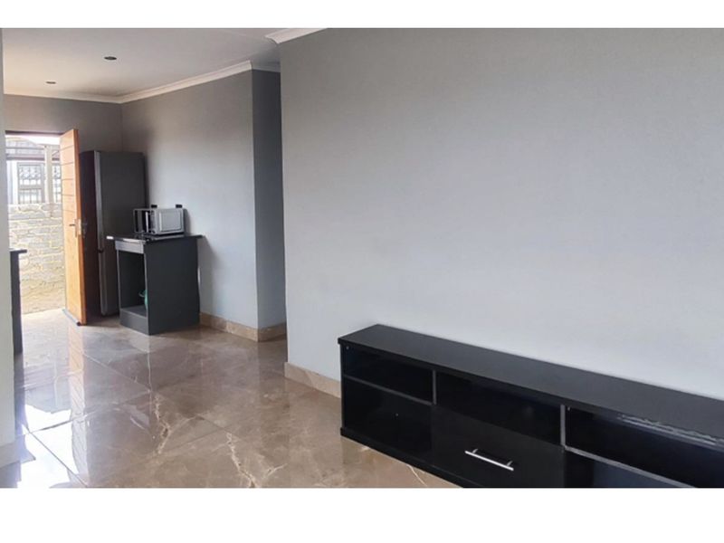 Stylish Family Home in Vanderbijlpark - Photo 5